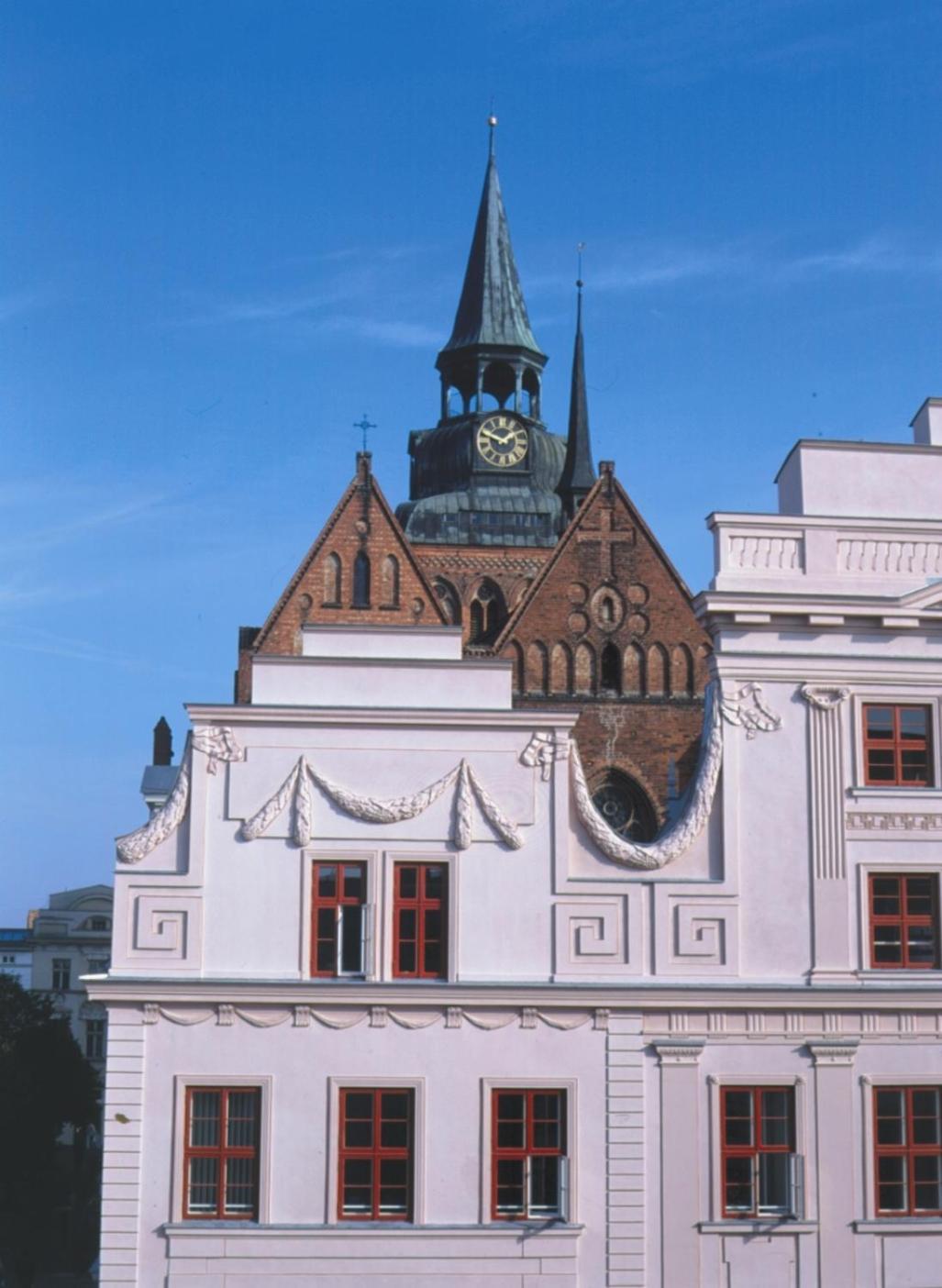 Gaestehaus Pension Hess - Das Kleine Hotel Гюстров Экстерьер фото