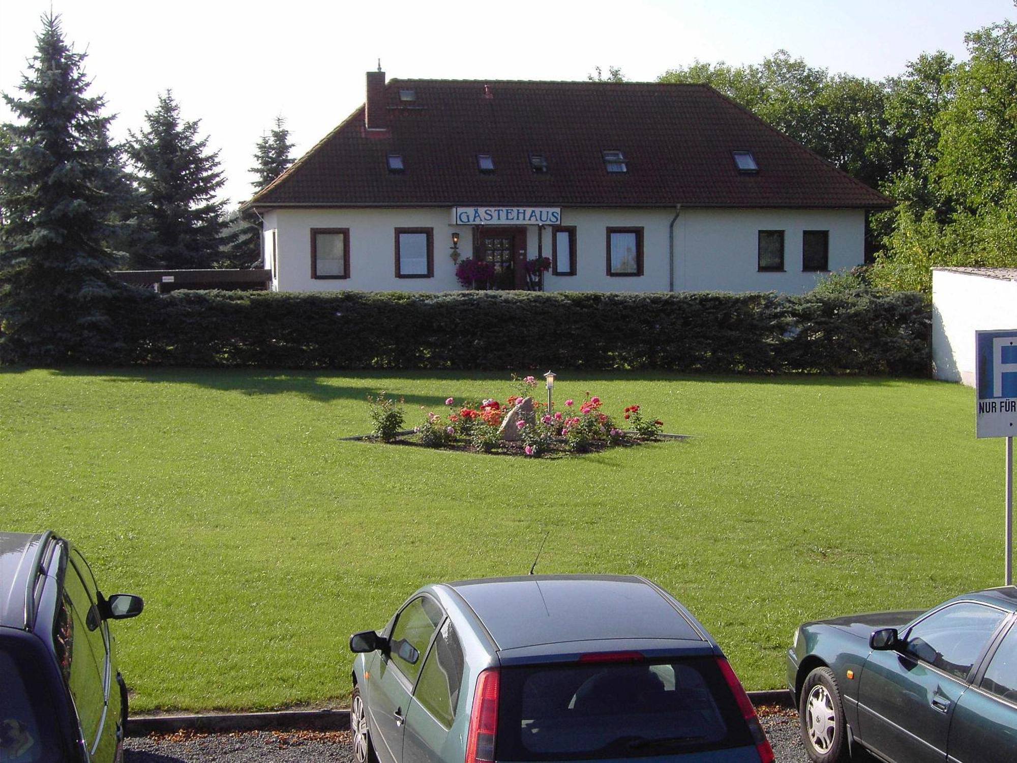 Gaestehaus Pension Hess - Das Kleine Hotel Гюстров Экстерьер фото