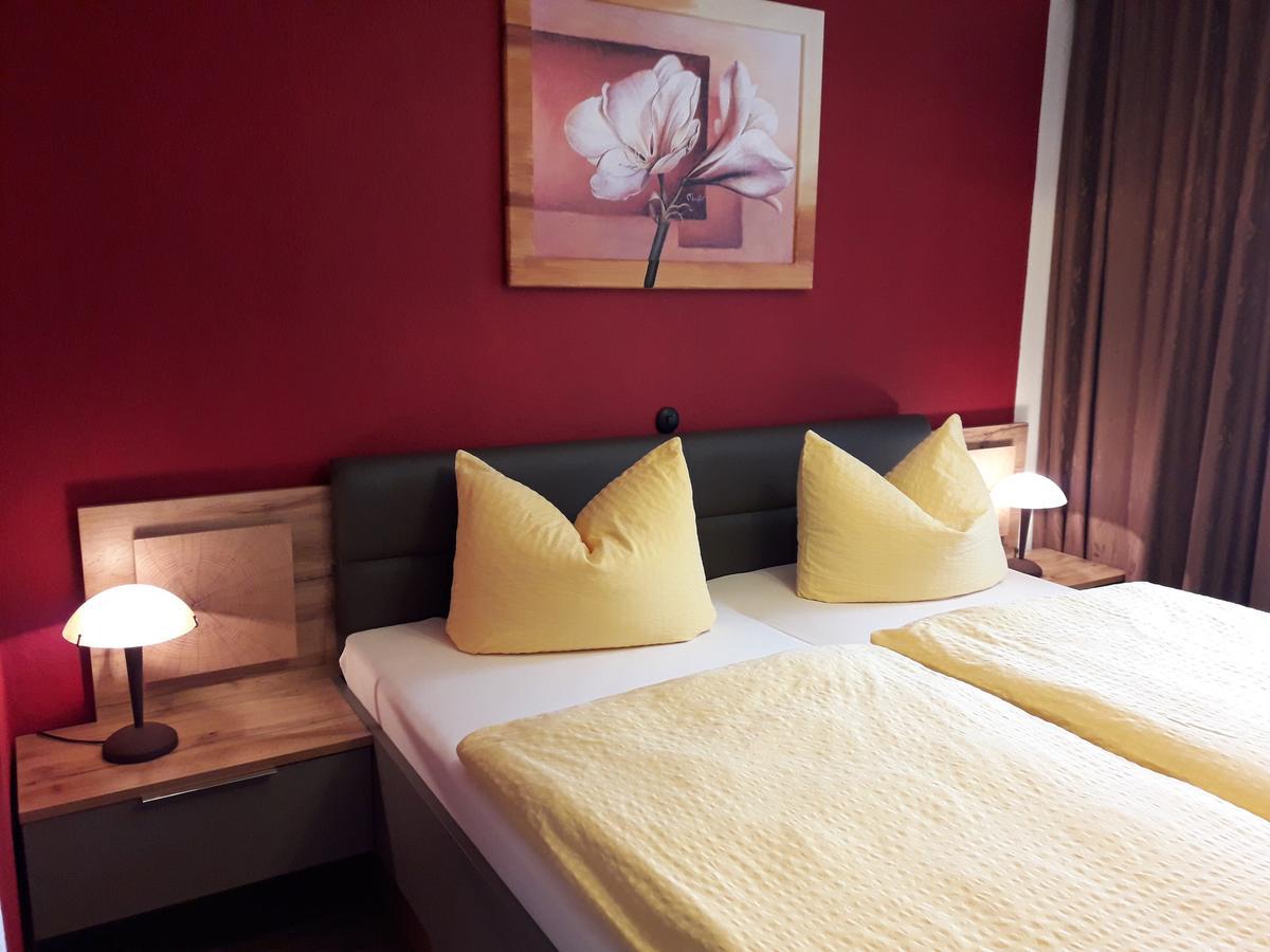 Gaestehaus Pension Hess - Das Kleine Hotel Гюстров Экстерьер фото