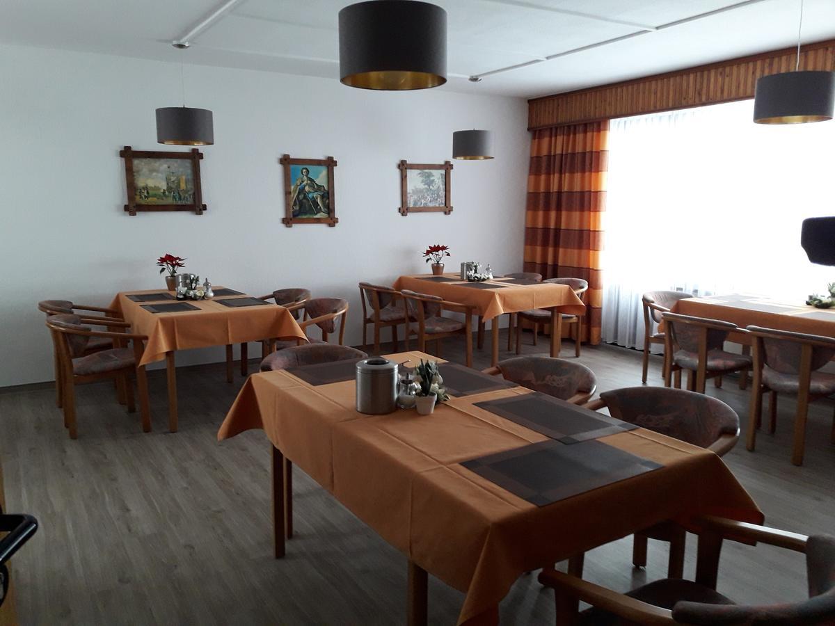 Gaestehaus Pension Hess - Das Kleine Hotel Гюстров Экстерьер фото