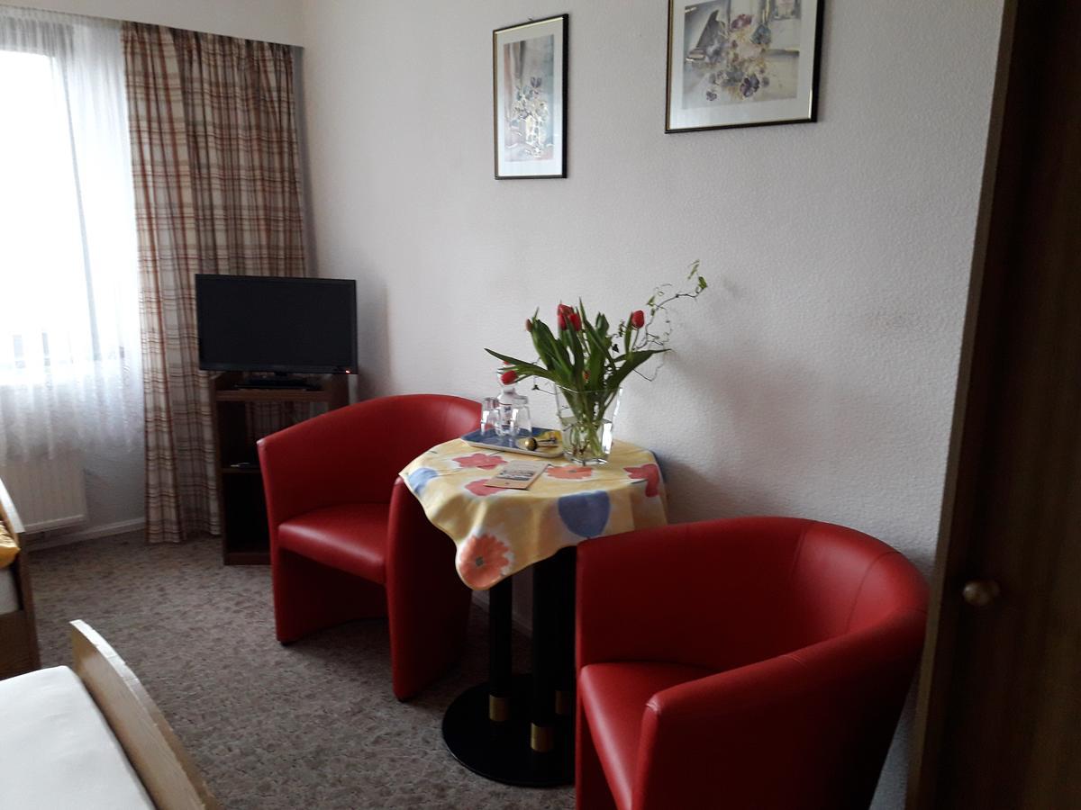 Gaestehaus Pension Hess - Das Kleine Hotel Гюстров Экстерьер фото