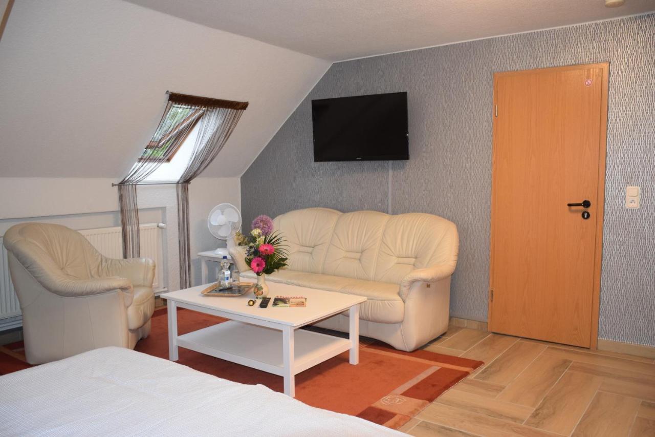 Gaestehaus Pension Hess - Das Kleine Hotel Гюстров Экстерьер фото